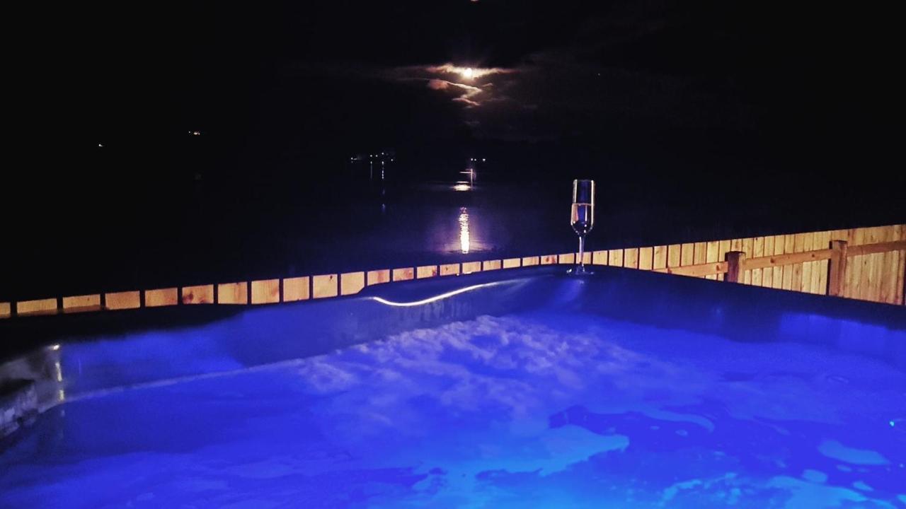 Shoreland Lodges - Cherry Lodge Fort Augustus Extérieur photo