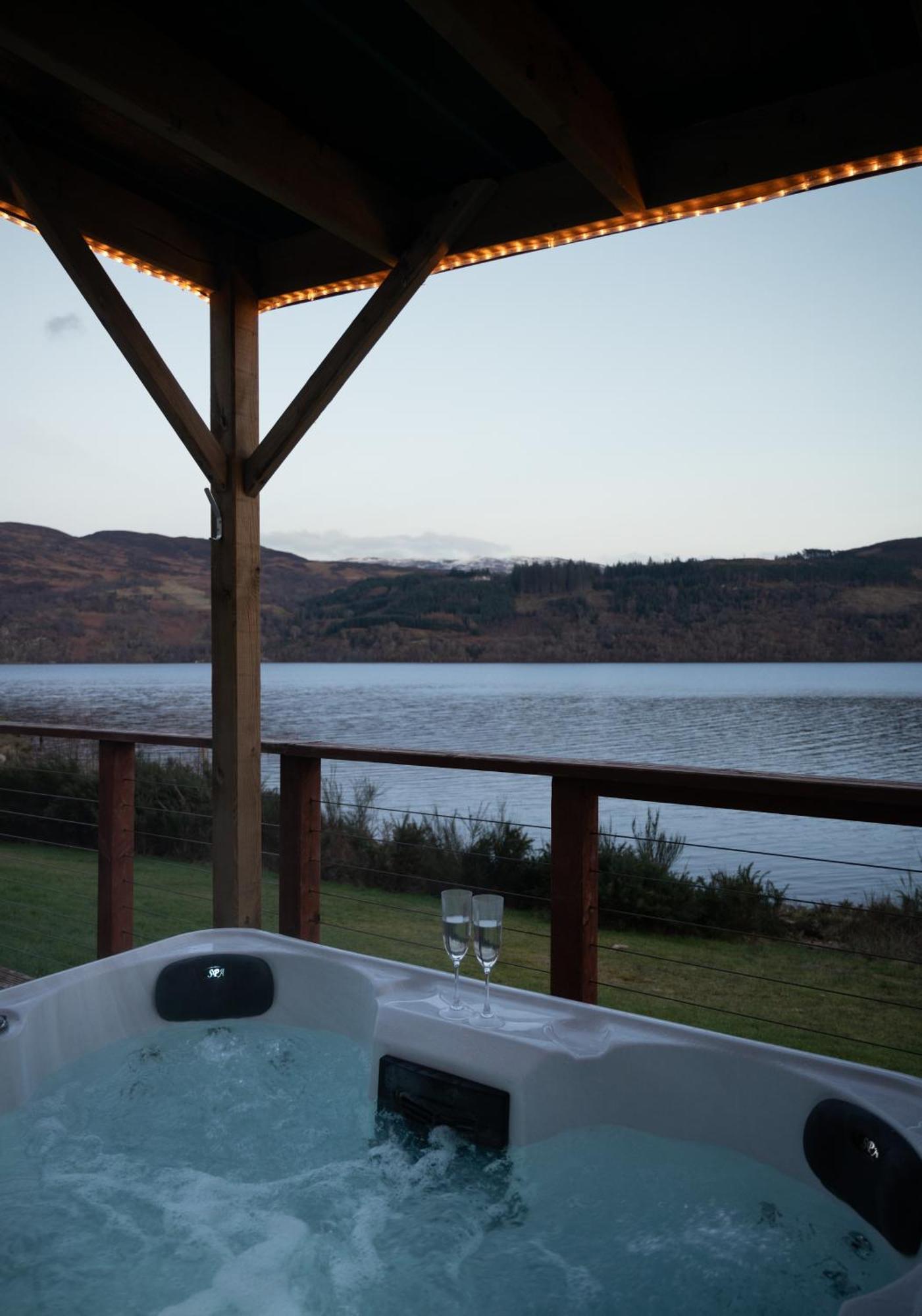 Shoreland Lodges - Cherry Lodge Fort Augustus Extérieur photo