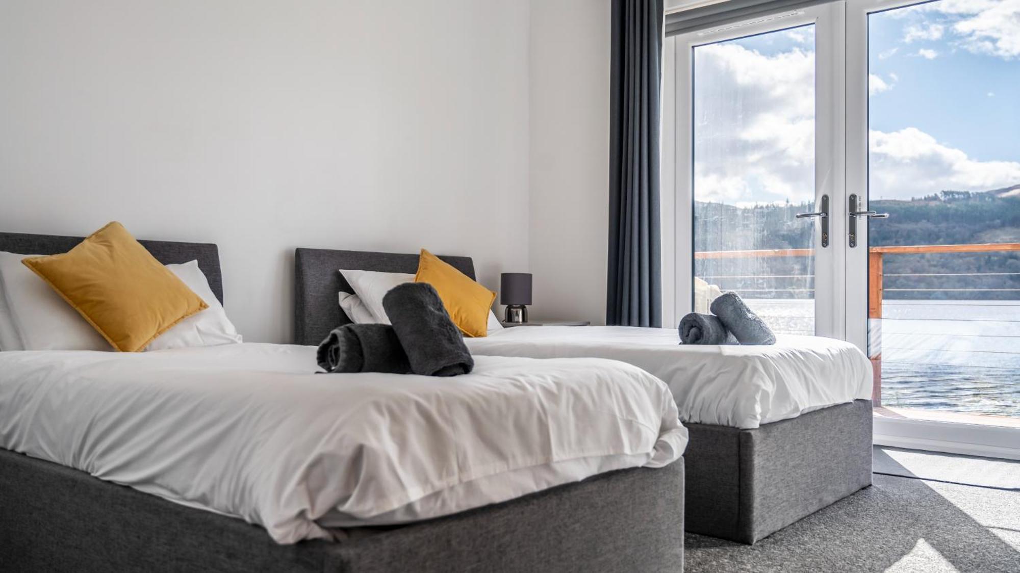 Shoreland Lodges - Cherry Lodge Fort Augustus Extérieur photo