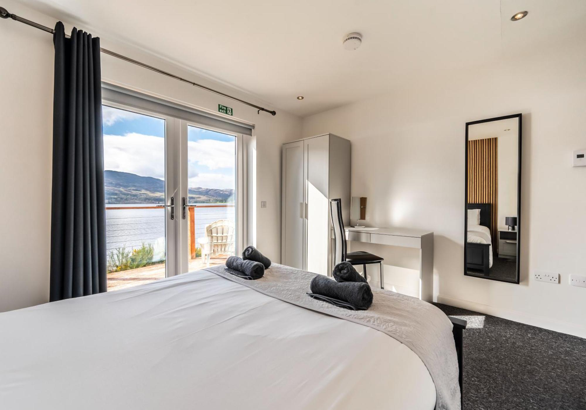 Shoreland Lodges - Cherry Lodge Fort Augustus Extérieur photo