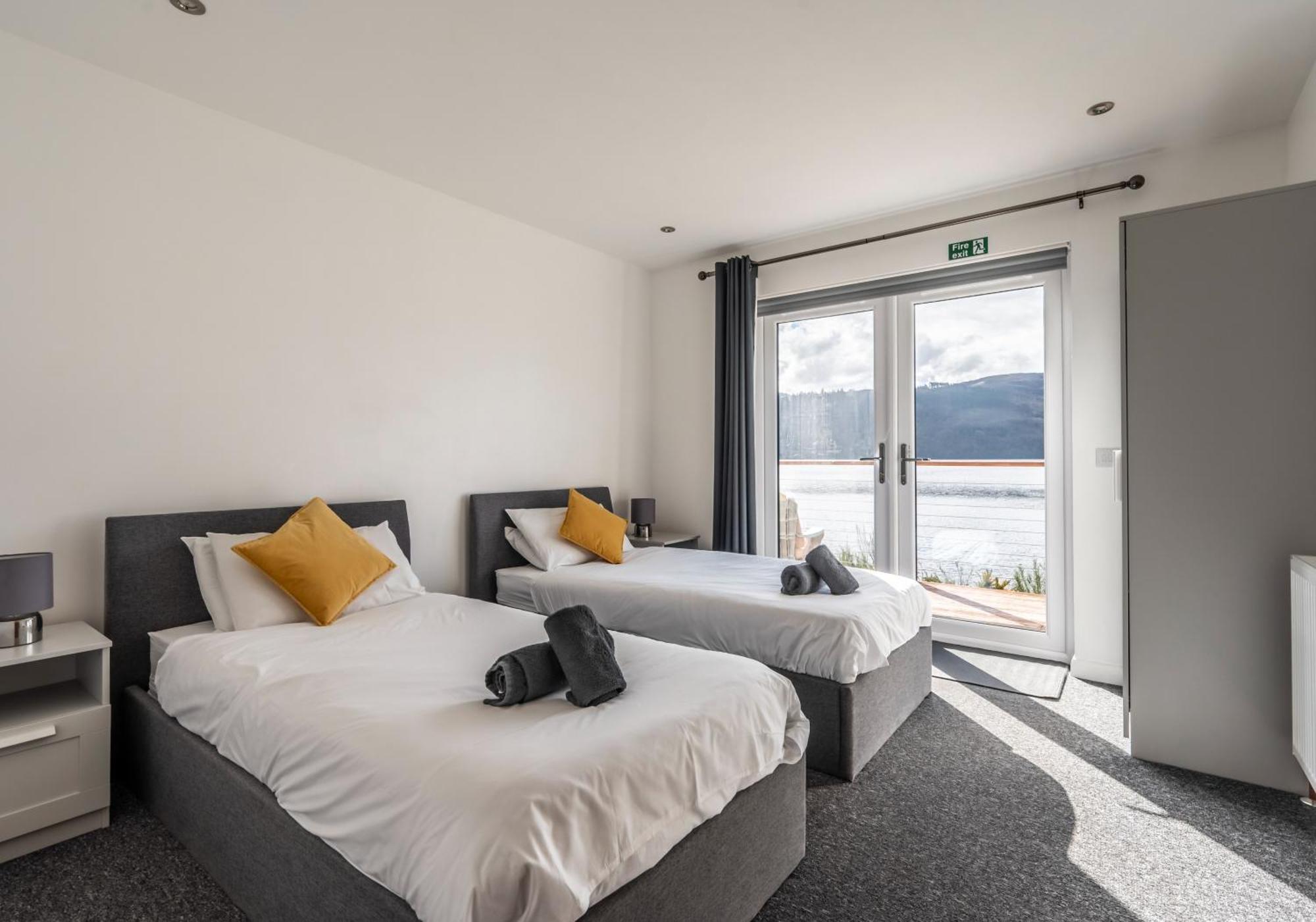 Shoreland Lodges - Cherry Lodge Fort Augustus Extérieur photo