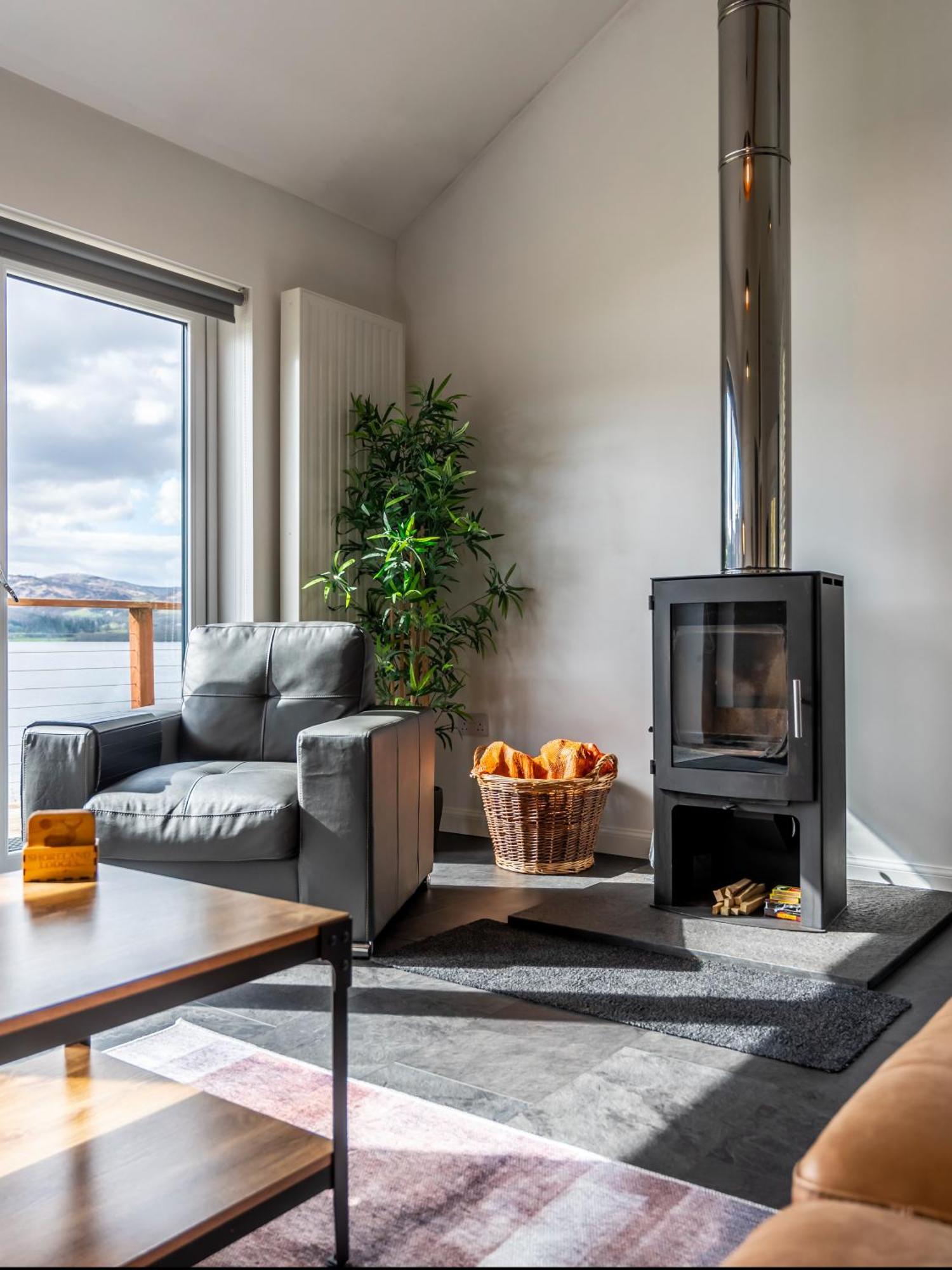 Shoreland Lodges - Cherry Lodge Fort Augustus Extérieur photo
