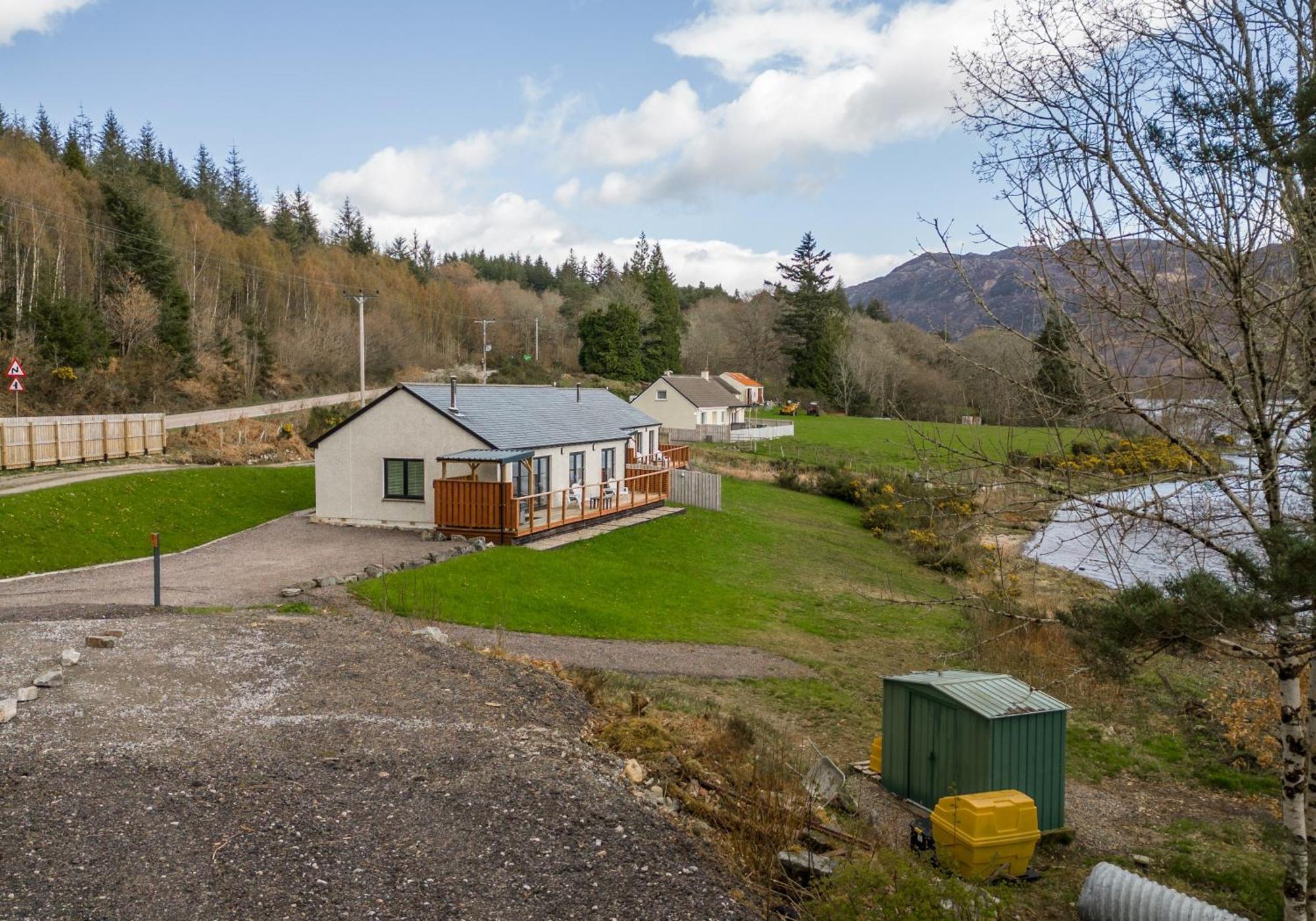 Shoreland Lodges - Cherry Lodge Fort Augustus Extérieur photo